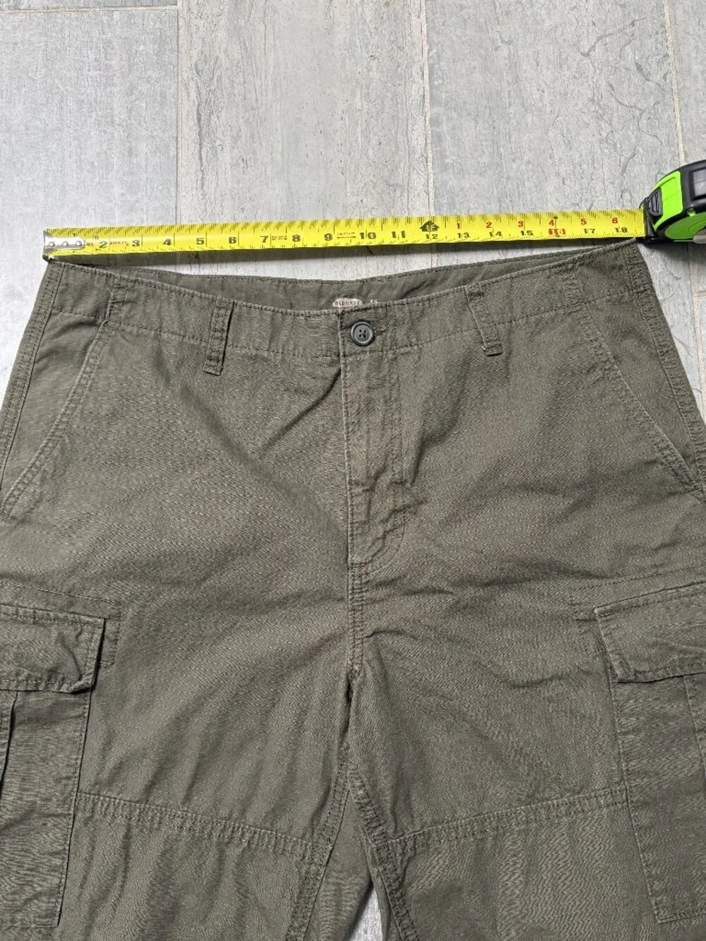 Old Navy Cotton Cargo Shorts Green Size 36